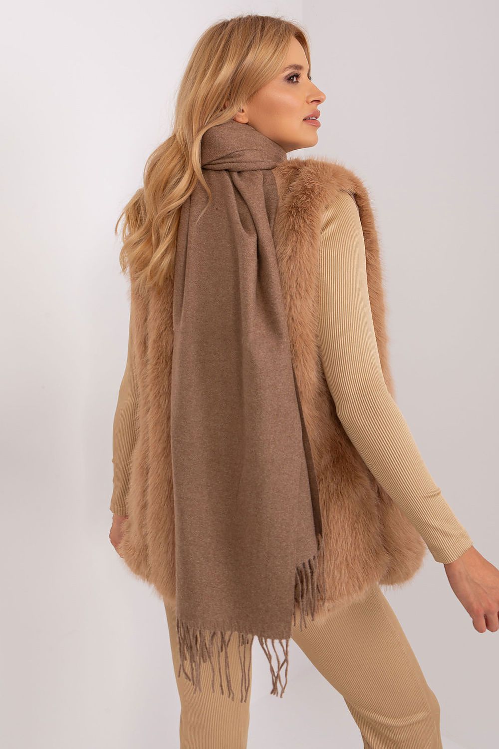  Scialle model 187604 Wool Fashion Italia 
