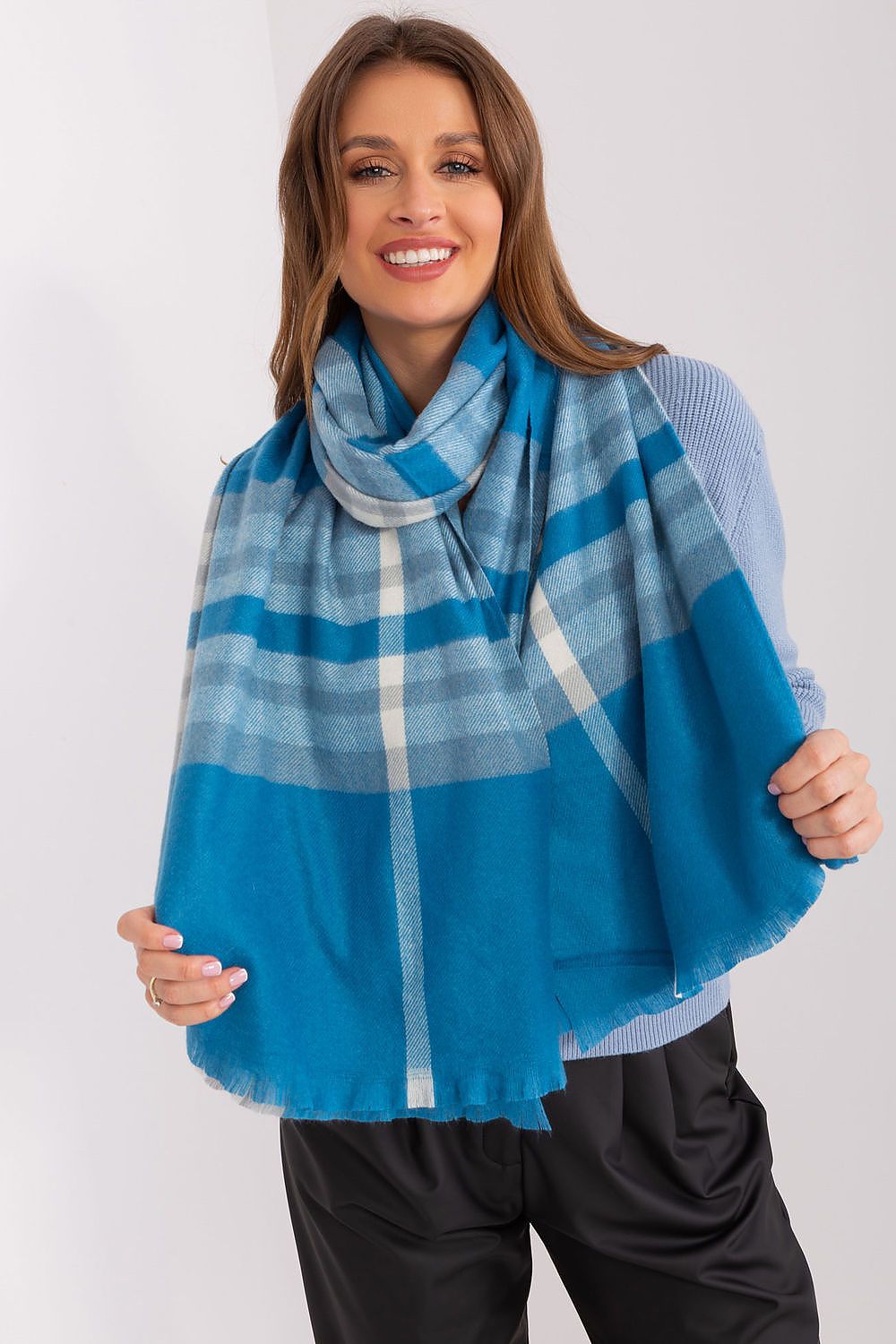  Scialle model 190569 AT 