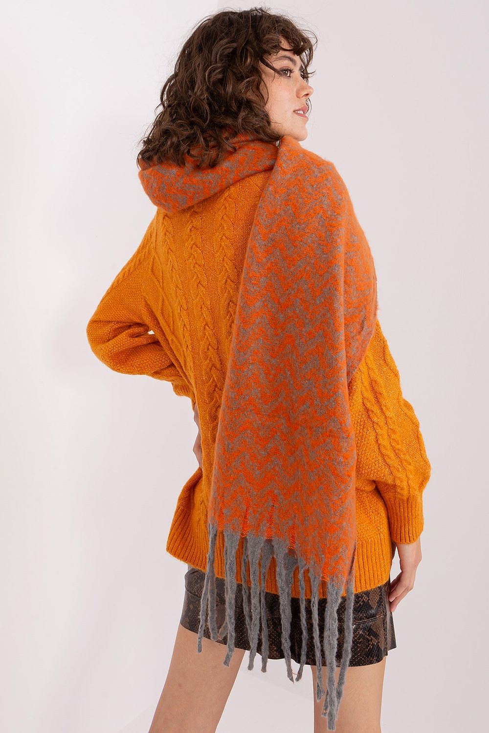  Scialle model 205973 AT 