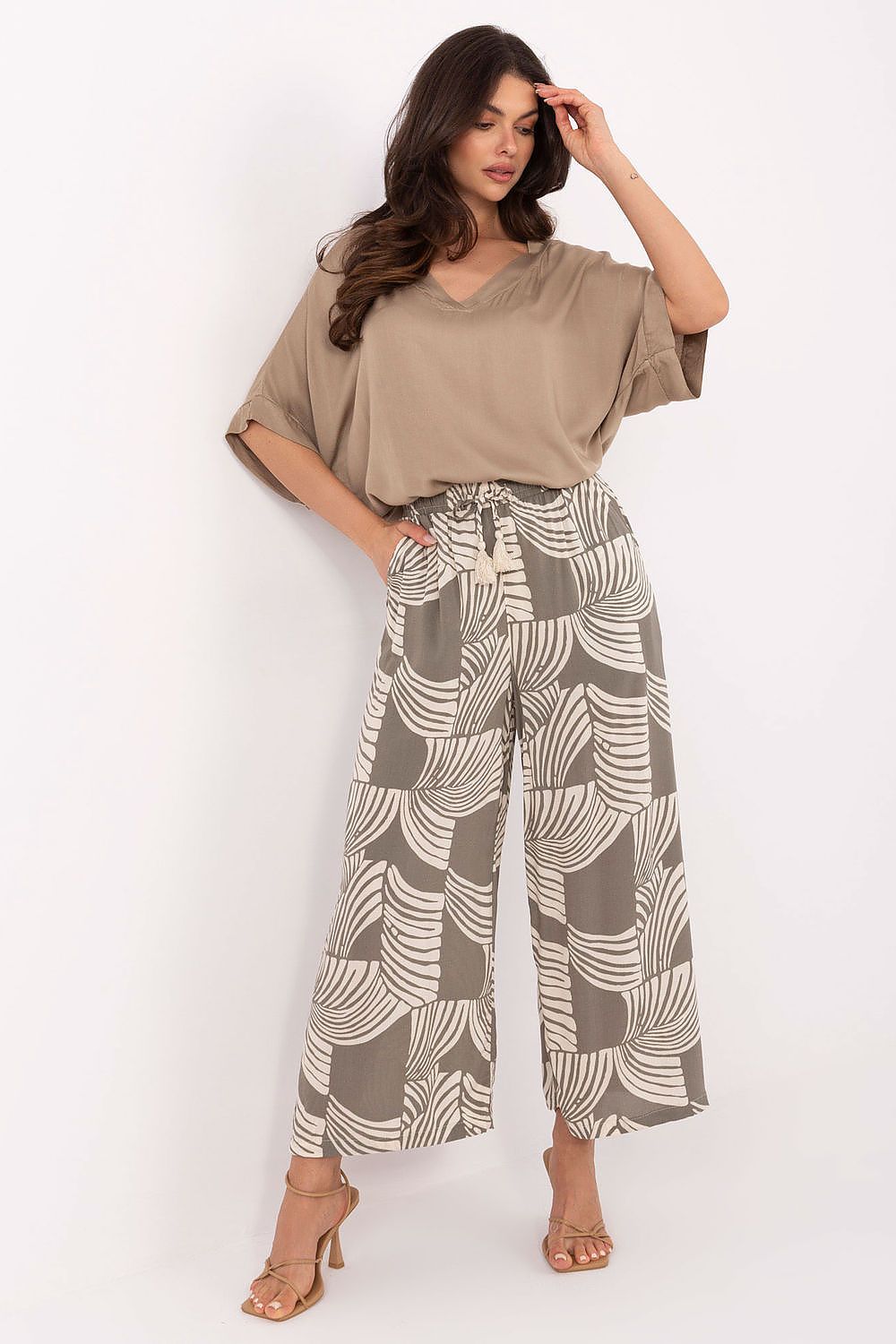 Pantaloni da donna model 215119 Sublevel 