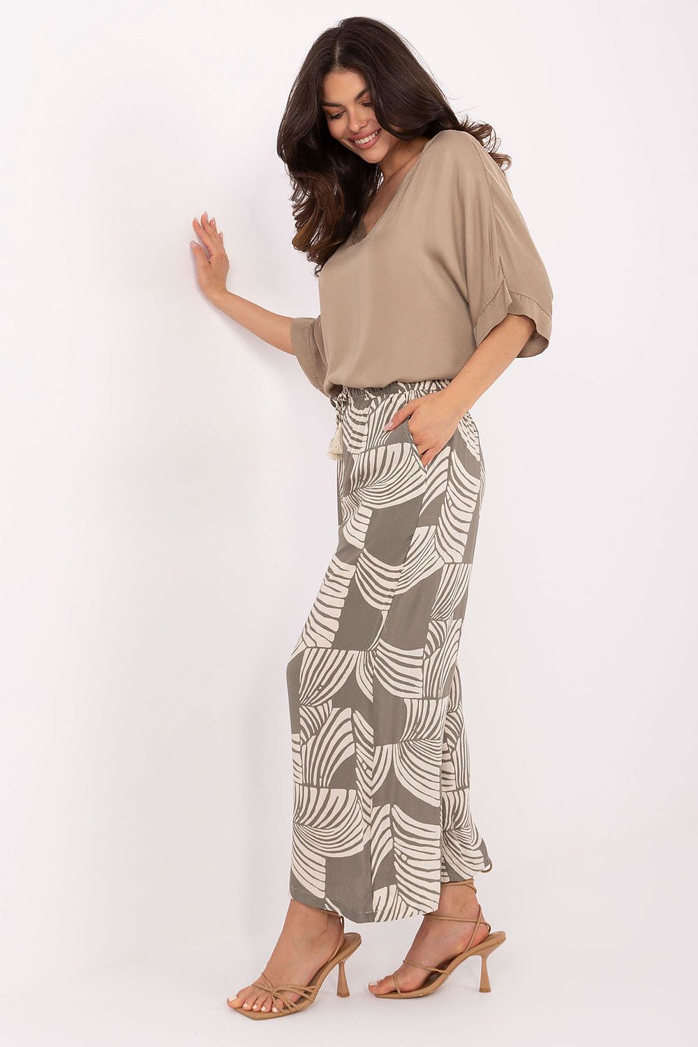  Pantaloni da donna model 215119 Sublevel 