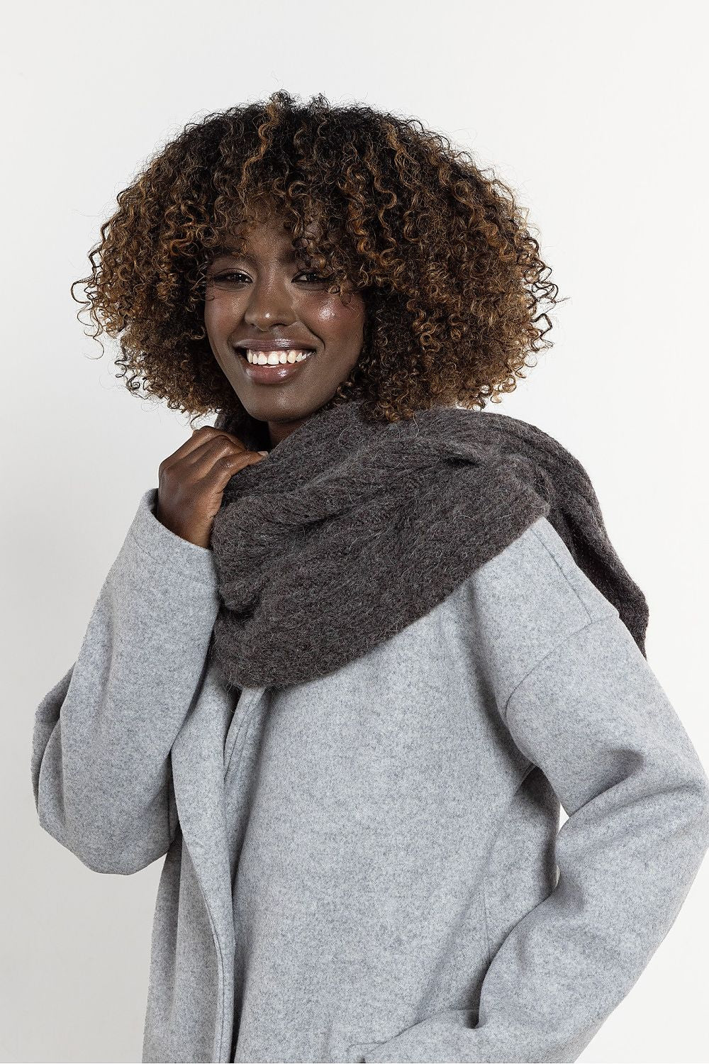  Scialle model 220841 awama 