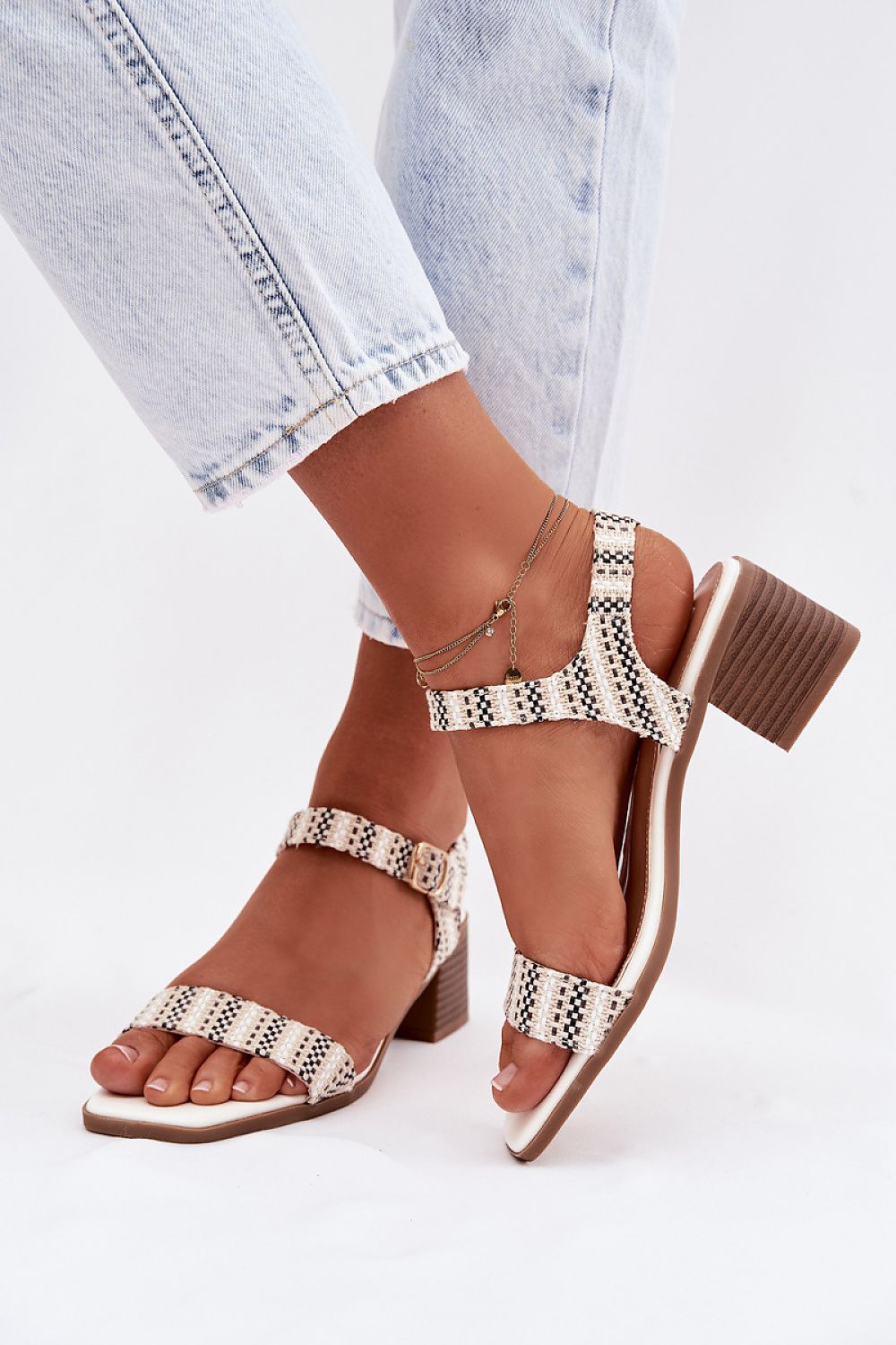  Sandali con tacco model 225111 Step in style 