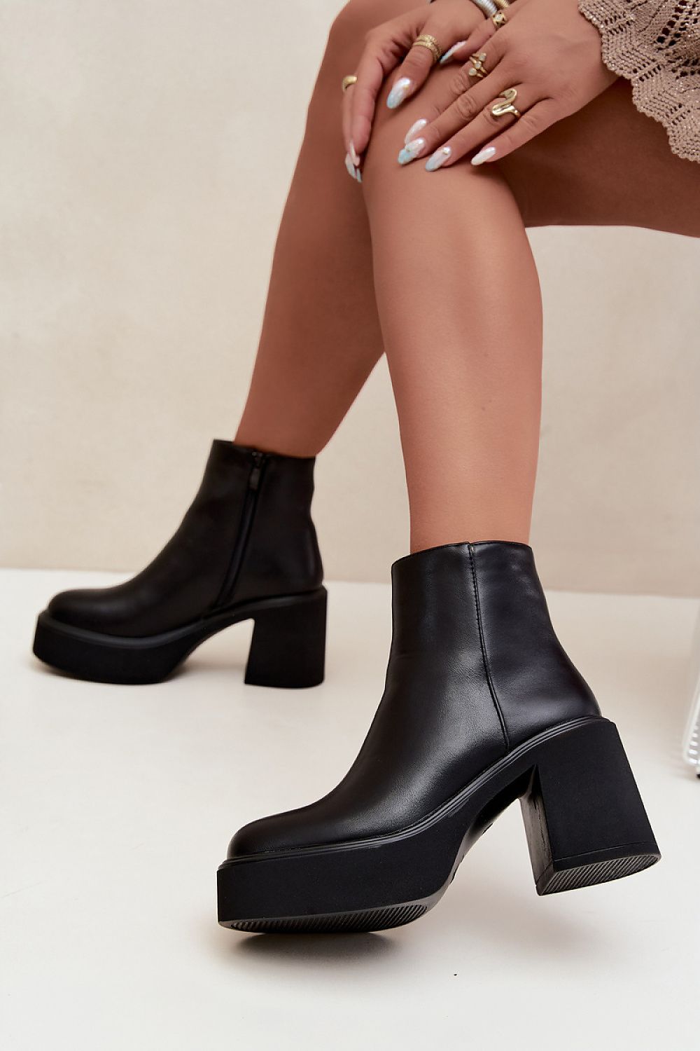  Stivaletti con plateau model 230924 Step in style 