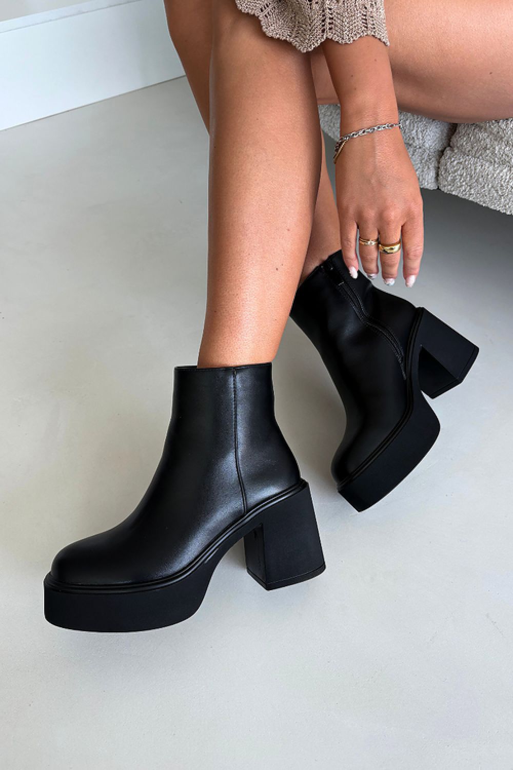  Stivaletti con plateau model 230924 Step in style 